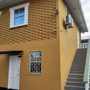 Upstairs 2 Bedroom Avalon Regia Apartment Georgetown Exterior photo