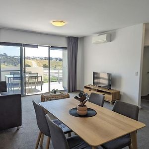 Serenity At Stromlo 2Bd 1Br At Wright Apartment Weston Creek Exterior photo