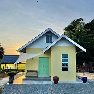 Payan Tiny House Hotel Kampong Tandok Exterior photo