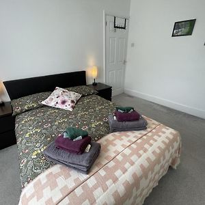 Double Bedroom In Sudbury Hill Wembley - 10 Mins From Wembley Stadium Harrow on the Hill Exterior photo