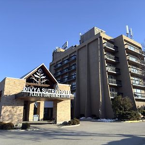 Divya Sutra Plaza And Conference Centre, Vernon, Bc Hotel Exterior photo