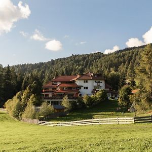 Berghotel Zum Zirm Collalbo Exterior photo