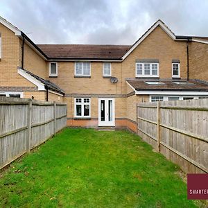 Bracknell - 2 Bedroom House With Garden And Parking Easthampstead Exterior photo