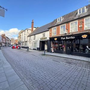 Villare Hitchin Town Centre Exterior photo