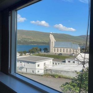 Central By The Church *Family Villa Akureyri Exterior photo