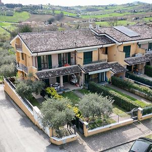 Le Dimore Degli Ulivi Apartment Coriano Exterior photo