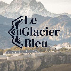 Auberge Le Glacier Bleu Mont-Dauphin Exterior photo