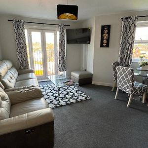 Spacious 1 Bedroom Apartment In Wigan Shevington Exterior photo