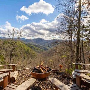 Mountain Top Log Cabin, Hot Tub, Fire-Pit, Wifi Bryson City Exterior photo