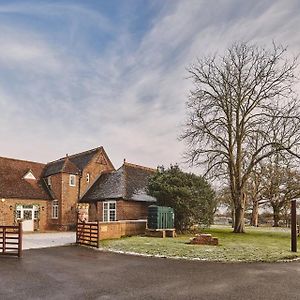 Stunning Coach House In Sussex Villa Twineham Exterior photo