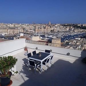 A Remarkable 500 Years Old House Of Character Villa Senglea Exterior photo