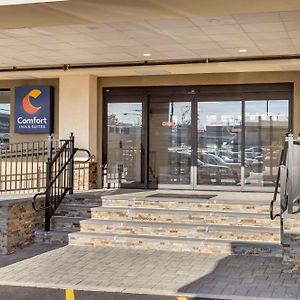 Comfort Inn & Suites Newark Liberty International Airport Exterior photo