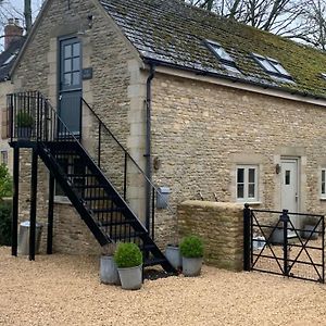 The Barn Villa South Cerney Exterior photo