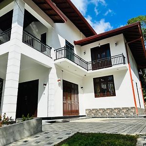 The Kandyan Secret Villa - Free Pick Up From Kandy Railway Station Exterior photo