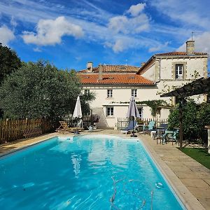 La Maison De Leon Apartment Celles-sur-Belle Exterior photo