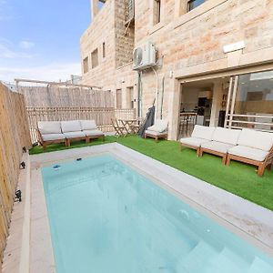 Chateau Gabriel Luxury 6 Bedroom Villa With Heated Pool Bet Shemesh Exterior photo
