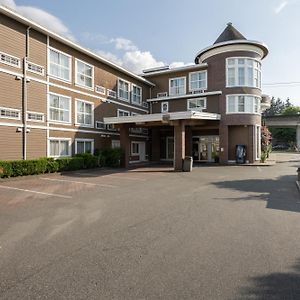 Days Inn By Wyndham Surrey Exterior photo