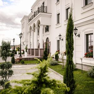 Hotel Beli Dvor Cacak Exterior photo