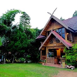 Crossroads House Hotel Mae Hong Son Exterior photo