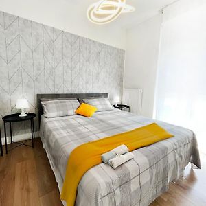 Suitesflores - Bright And Cozy Apartment In Verona Exterior photo