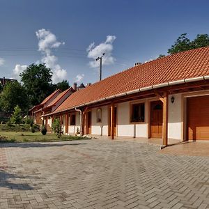 Nyitott Kapu Vendeghaz Hotel Felsotarkany Exterior photo