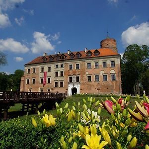 Zamek Uniejow Aparthotel Exterior photo