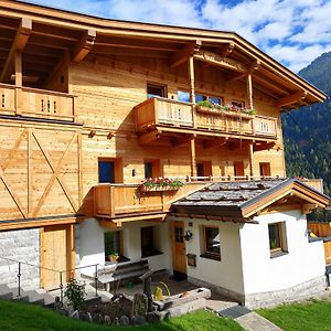 Landhaus Loeberbauer Bed & Breakfast Tux Exterior photo