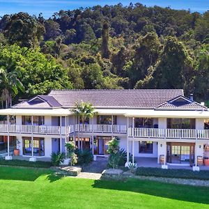 The Golden Whistler Montville Exterior photo