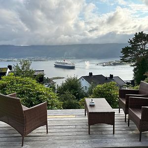 Great Place With View To The Mountains And Fjord Apartment Alesund Exterior photo