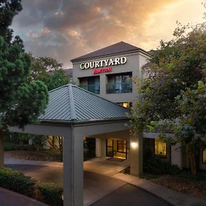 Courtyard By Marriott Stockton Hotel Exterior photo