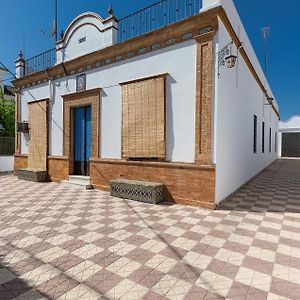Lovely Home In Sevilla With Kitchenette Gines Exterior photo