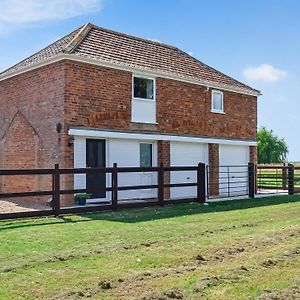 The Coach House Villa New Bolingbroke Exterior photo