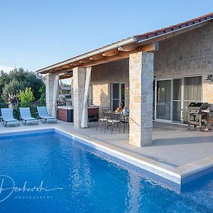 Island Villa Adriana With Heated Pool And Sauna Lun  Exterior photo
