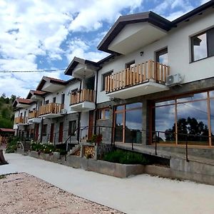 Lesnovo House Tomevski Aparthotel Exterior photo