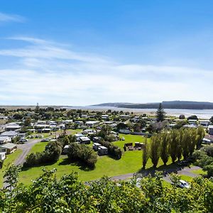 Port Waikato Holiday Park Hotel Exterior photo