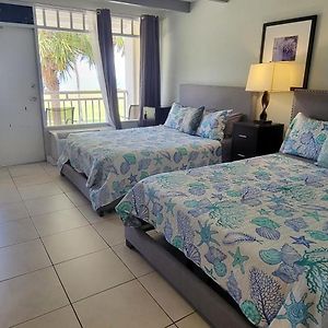 Manatee, Studio202, Beach Steps Away! Pool+Wifi Ruskin Exterior photo