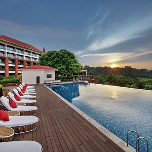 Doubletree By Hilton Goa - Panaji Hotel Exterior photo