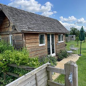 The Hat'S Hut Villa Mixbury Exterior photo