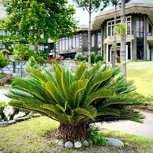 Rock City Resort Mingora Exterior photo