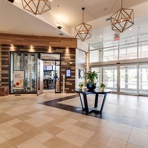 Four Points By Sheraton Kelowna Airport Hotel Exterior photo