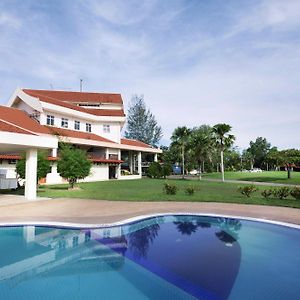Kuala Terengganu Golf Resort By Ancasa Hotels & Resorts Exterior photo