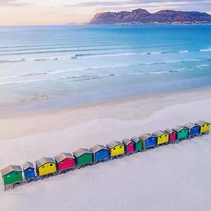 Cape Capsules Hotel Muizenberg Exterior photo