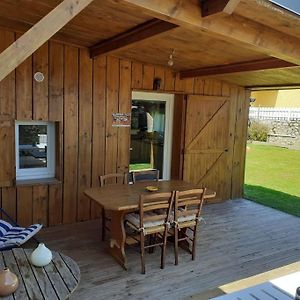 La Cabane Au Fond Du Jardin Montrodat Exterior photo