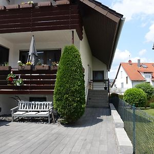 Ruhige, Modern Eingerichtete 2 Zimmer Wohnung Im Untergeschoss Eines Zweifamilienhauses Hildrizhausen Exterior photo