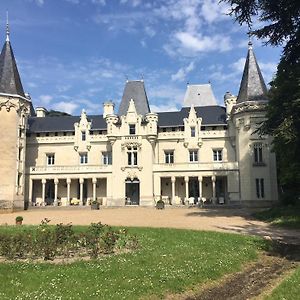 Chateau De Salvert - Appartement & Chambre D'Hotes Neuille Exterior photo