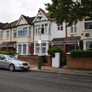 Nice 3 Bedroom Apartment - Ealing London Exterior photo