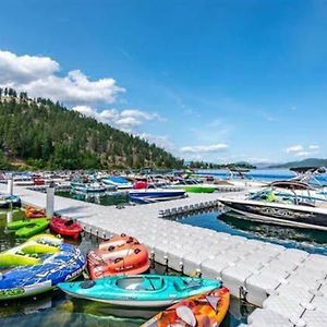 Hilltop Haven At La Casa Resort Lakeside Kelowna Exterior photo