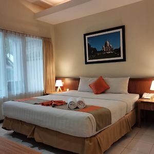 Hotel Catur Putra Magelang Exterior photo