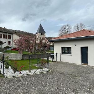 Charmante Maison Individuelle Brie-et-Angonnes Exterior photo