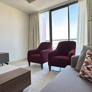 Elegant 3-Bed Room Sea-View Muscat Exterior photo
